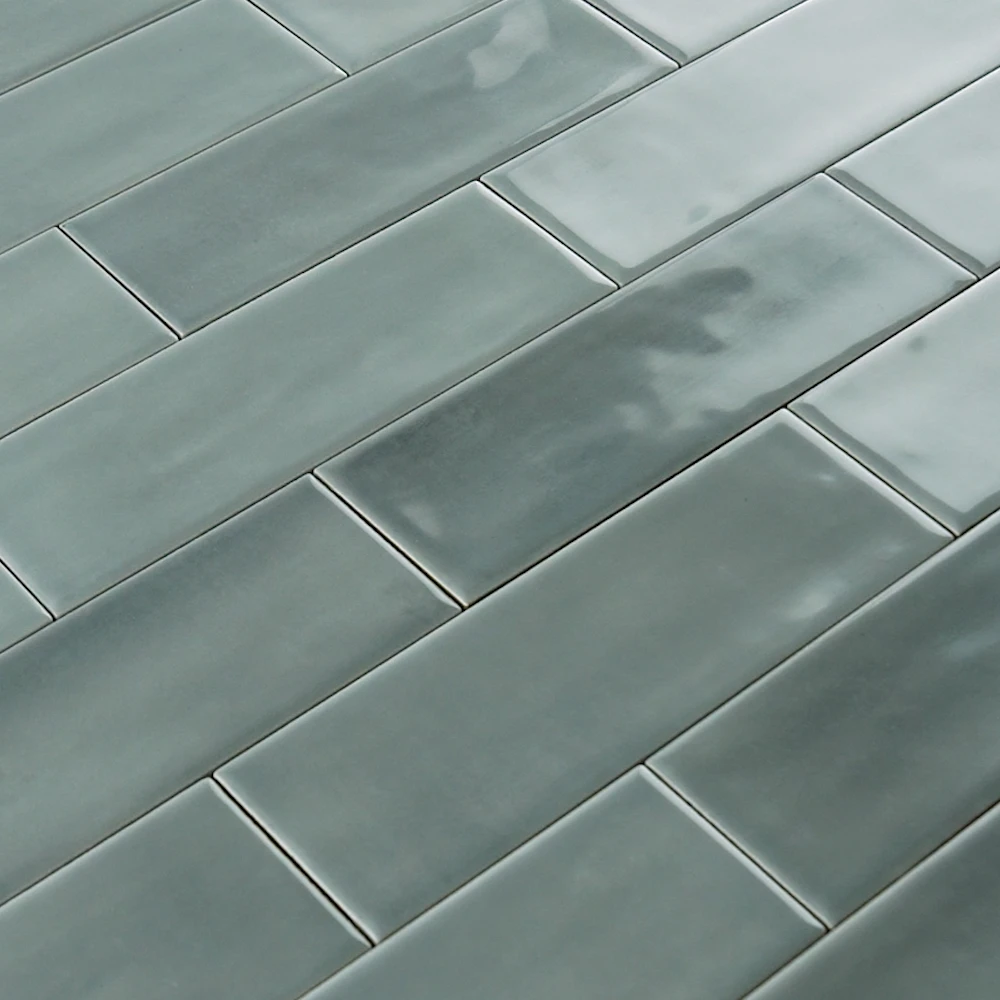 beret-steel-gloss-video-thumb